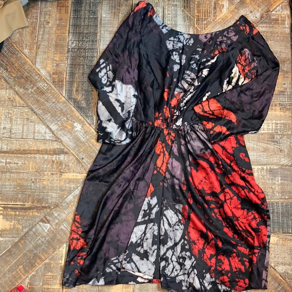 Tibi New York silk dress with graphic print. Size 8.